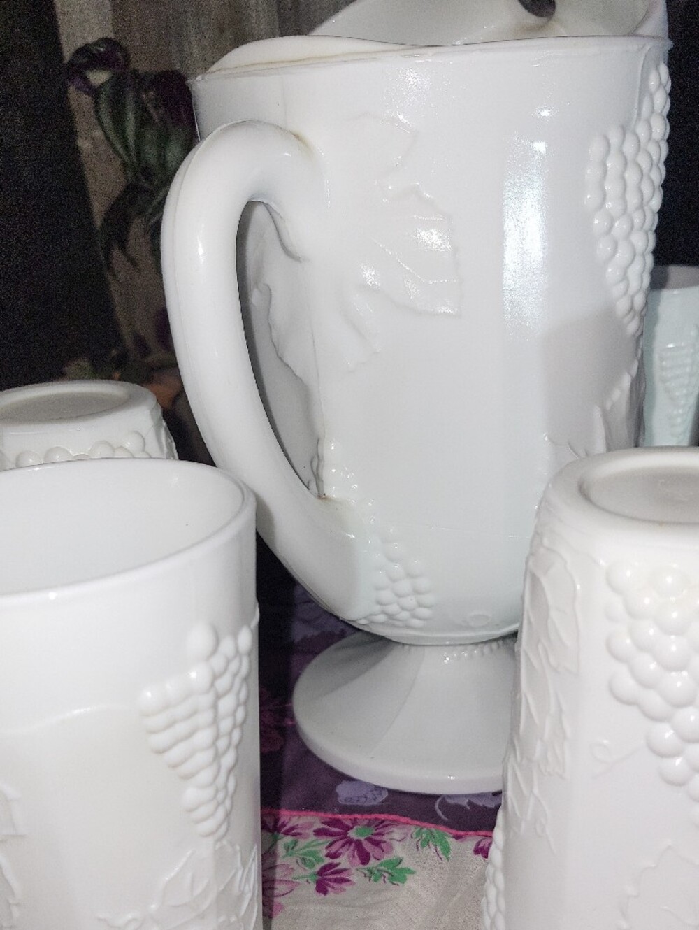 Vintage Indiana Glass "Harvest" milk glass pitcher and tumblers set - Picture 5 of 6